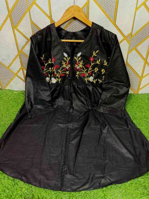 tops black Color